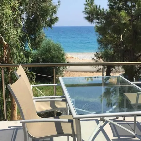 дом на берегу моря Adelina בית נופש