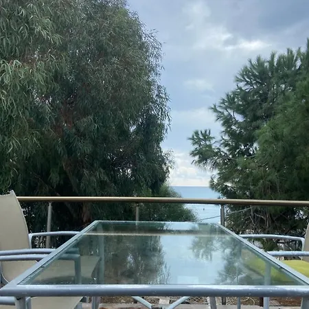 בית נופש дом на берегу моря Adelina דמרה