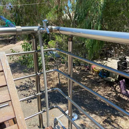 дом на берегу моря Adelina בית נופש