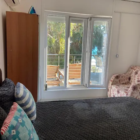 Semesterbostad дом на берегу моря Adelina