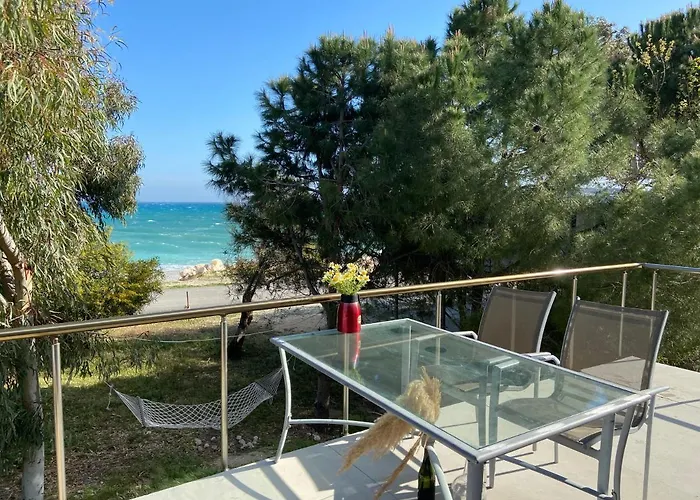 Semesterbostad дом на берегу моря Adelina *