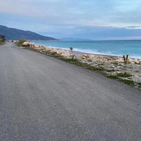 Дом отдыха дом на берегу моря Adelina