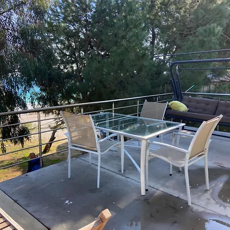 дом на берегу моря Adelina