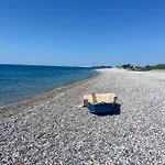 Holiday home дом на берегу моря Adelina